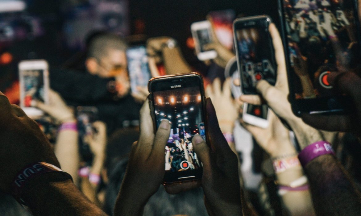 How to Grow Your Instagram & Facebook Audience Fast